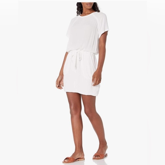 Old Navy Dresses & Skirts - NWT- OLD NAVY WHITE BABYDOLL DRESS🌸